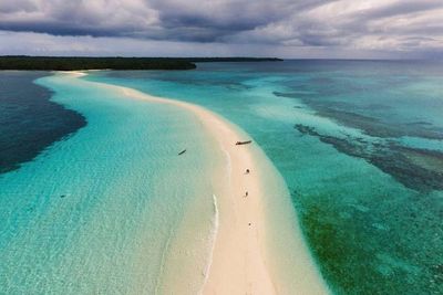 Seperti di Kisah Nabi, Indonesia Ternyata Punya Laut Terbelah!