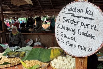 Bayar Pakai Uang Kerokan! Ini Tempat Berburu Jajanan Langka, Bikin Nostalgia