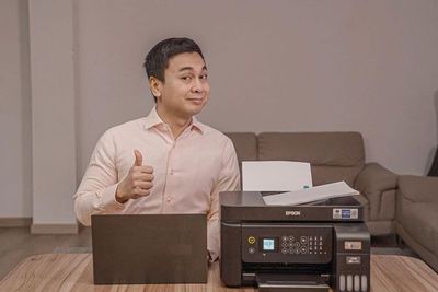 Biar Gak Miskin Pas Tua, Ini 5 Tips Mengatur Keuangan Ala Raditya Dika