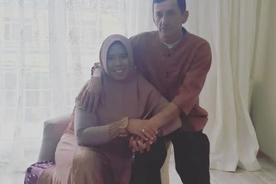 Belum Sebulan Rommi Meninggal, Rohimah Umumkan Pernikahan dengan Bule Turki