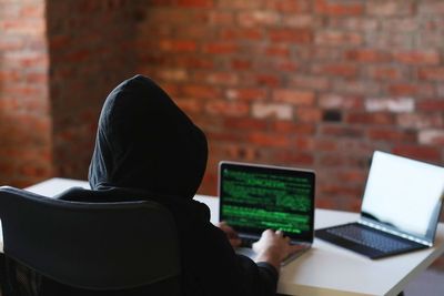 3 Zodiak yang Dianggap Paling Handal Menipu dan Bermuka Dua