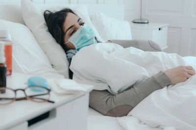 Catat! Selain Usia, Faktor Ini juga Pengaruhi Cepat-Lambat Sembuh dari Omicron