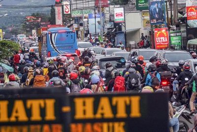 Cerita Pengendara Terjebak Macet di Jalur Puncak Bogor: Stak Hingga 8 Jam!
