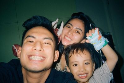 Usai Umumkan Putus dari Salim Nauderer, Okin Unggah Foto Mesra Peluk Rachel Vennya