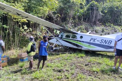 Kronologi Lengkap Pesawat Pilatus Tergelincir Hingga Tabrak Pemukiman di Papua