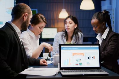 Tak Baik bagi Mental, Berikut Ini Tanda-Tanda Kamu Seorang Workaholic