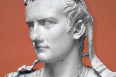 Kisah Caligula, Kaisar Romawi Kuno yang Hedonisme dan Mati Diserang oleh Warganya Sendiri!