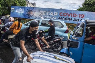 Dua Tahun Covid-19 Indonesia: Diremehin Menkes hingga Varian Delta Mengamuk