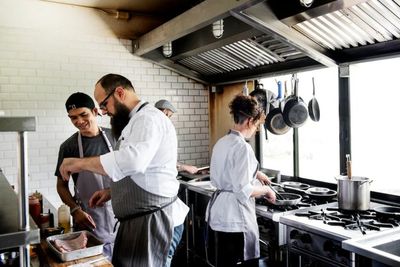 Pemula Wajib Tahu! Ini Tips Memilih Supplier untuk Bisnis Kuliner