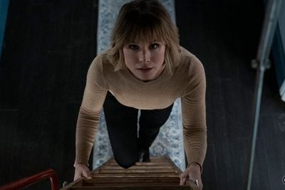 Review The Woman in the House Across the Street from the Girl in the Window: Plot Twist!
