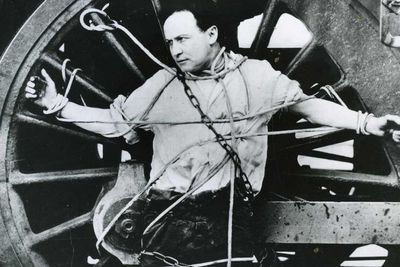 Paramount Sedang Kembangkan Film Harry Houdini, Pesulap Paling Terkenal di Dunia