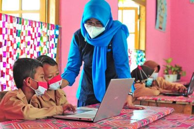 Pilu Guru Honorer Bergaji Rp3 Ribu Per Sekali Tatap Muka, Netizen: Sakit Lihatnya
