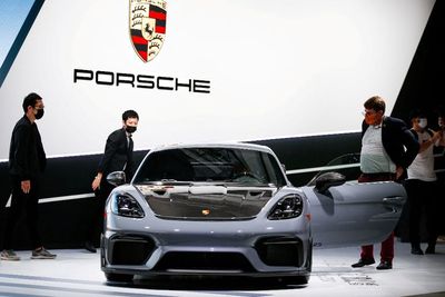 Porsche Hentikan Produksi di Leipzig Karena Krisis Pasokan Komponen di Ukraina