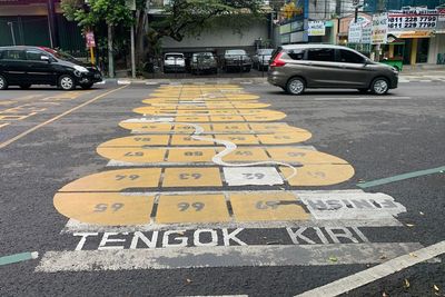 Unik! Di Bandung Ada Zebra Cross Ular Tangga dan Suling Mirip di Jepang