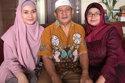 Ikke Nurjanah Berduka, Ayahanda Tercinta Meninggal Dunia