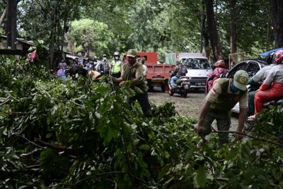 BMKG Jelaskan Fenomena Angin Kencang Terjang Jabodetabek Kemarin