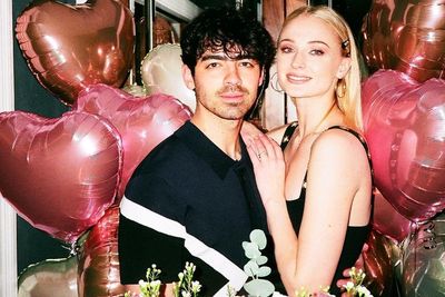 Congrats! Sophie Turner Istri Joe Jonas Hamil Anak Kedua