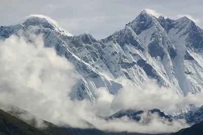 Bukan Everest, Gunung di Ekuador Ini Ternyata Gunung Paling Tinggi di Dunia!