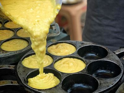 Cuma Dibuat dari Lumpur , Kue Ini Sampai Buka 4 Cabang di Malang