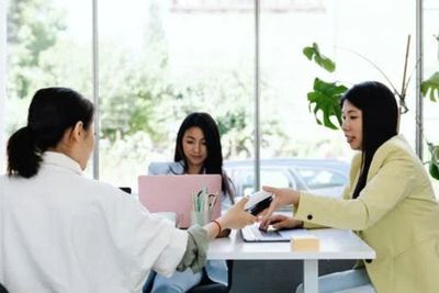 Banyak Pekerja Perempuan yang Mengundurkan Diri karena Sulit Tingkatkan Jenjang Karier