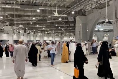 Video Suasana Ibadah Umroh Usai Pencabutan Aturan Prokes oleh Arab Saudi