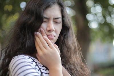 12 Obat Sakit Gigi Paling Ampuh yang Ada di Rumah dan Apotek