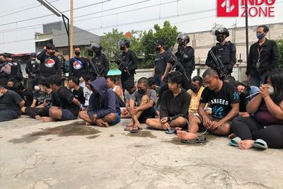 Momen Menegangkan Polisi Diserang saat Gerebek Bandar Narkoba di Kampung Bahari Jakut