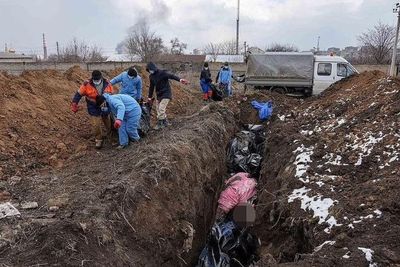 Kuburan Massal Korban Kebiadaban Putin Dimakamkan, 1.200 Orang Tewas di Kota Mariupol