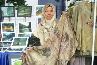 Kisah Sukses Pengusaha Ecoprint, Bangkit dari Keterpurukan Karyanya Dipakai Sandiaga Uno