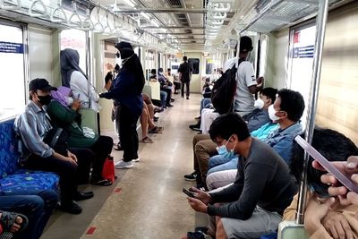 Naik KRL Tak Lagi Berjarak tapi Harus Taat Prokes, Bikin Penumpang Bingung!