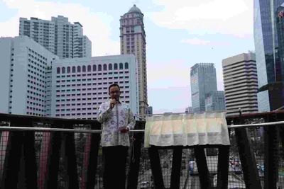 Anies Resmikan Jembatan Konsep Kapal Phinisi, Abang Starling Boleh Lewat!