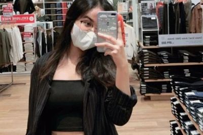 Aksi Mayang Nyanyi di Cafe Disorot, Netizen Salfok Lihat Tingkahnya Pegang Rambut