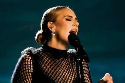 Inilah Alasan Mengapa Lagu Galau Lebih Banyak Pendengarnya, Pantes Lagu Adele Laku Keras!