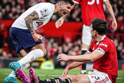 Cetak Gol Bunuh Diri, Harry Maguire Diledek Pemain Tottenham
