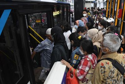 46 Halte TransJakarta akan Direvitalisasi Biar Penumpang Gak Menumpuk, Anggarannya Rp600 M