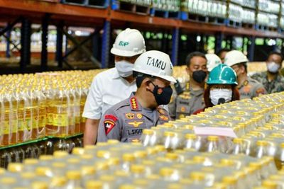 Cek Pabrik Minyak Goreng, Kapolri Ingin Awasi Alur Distribusi dan Harga di Pasaran