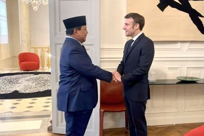 Saat Jokowi Jamu Pembalap MotoGP, Prabowo Temui Presiden Prancis Emmanuel Macron