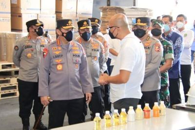Cek Pabrik Minyak Goreng di Bekasi, Kapolri: Jangan Sampai Ada Kelangkaan!