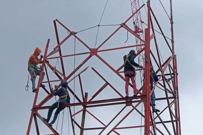 Kemajuan Teknologi dan Edukasi ke Masyarakat Harus Seimbang
