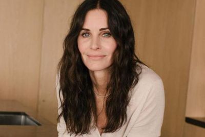 Courteney Cox Akan Kembali ke Waralaba Scream , Mulai Syuting Pertengahan Tahun Ini