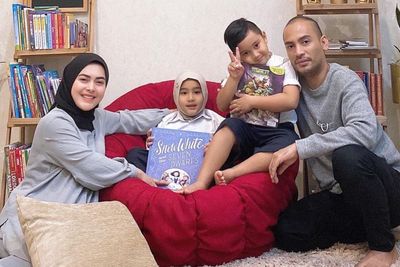 Selamat! Adik Syahrini Umumkan Hamil Anak Ketiga: Kado Luar Biasa Dalam Hidupku
