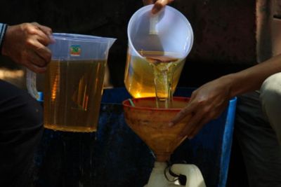 Minyak Goreng Mahal dan Langka, Amankah Dipakai Berulang Kali?