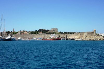 Mirip Negeri Dongeng di Tengah Laut, Begini Cantiknya Pulau Rhodes di Yunani