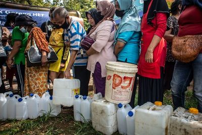 Emak-emak Menjerit Gegara HET Minyak Goreng Dicabut, Pemerintah Dinilai Seolah Tak Berdaya