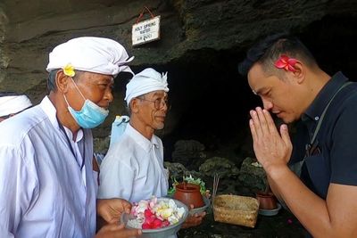 Belum Banyak yang Tahu Ada Air Suci di Tanah Lot, Diyakini Bisa Bikin Awet Muda!
