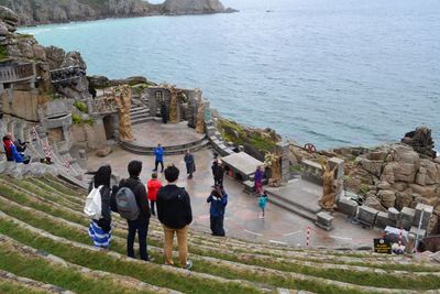 Minack Theater, Teater Terbuka di Tebing Tepi Laut Keindahannya Tak Tertandingi
