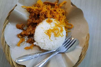 Nasi Balap Puyung, Kuliner Pedas Khas Mandalika yang Bikin Nagih, Seporsi Cuma Rp20 Ribu!