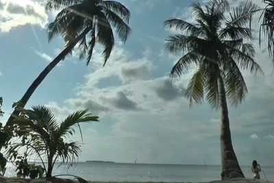 Indahnya Pantai Tanjung Gelam, Tempat Berburu Sunset di Karimunjawa