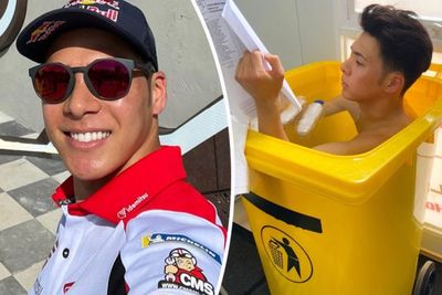 Ucapkan Terima Kasih ke Indonesia, Takaaki Nakagami Unggah Foto Berendam di Bak Sampah
