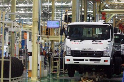 Rekor! Dua Tipe Armada Pekerja Keras Isuzu ini Laris Manis Selama Sepekan